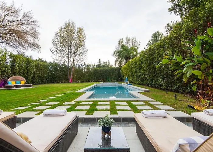 Woodland Hills Paradise Resort Style Home